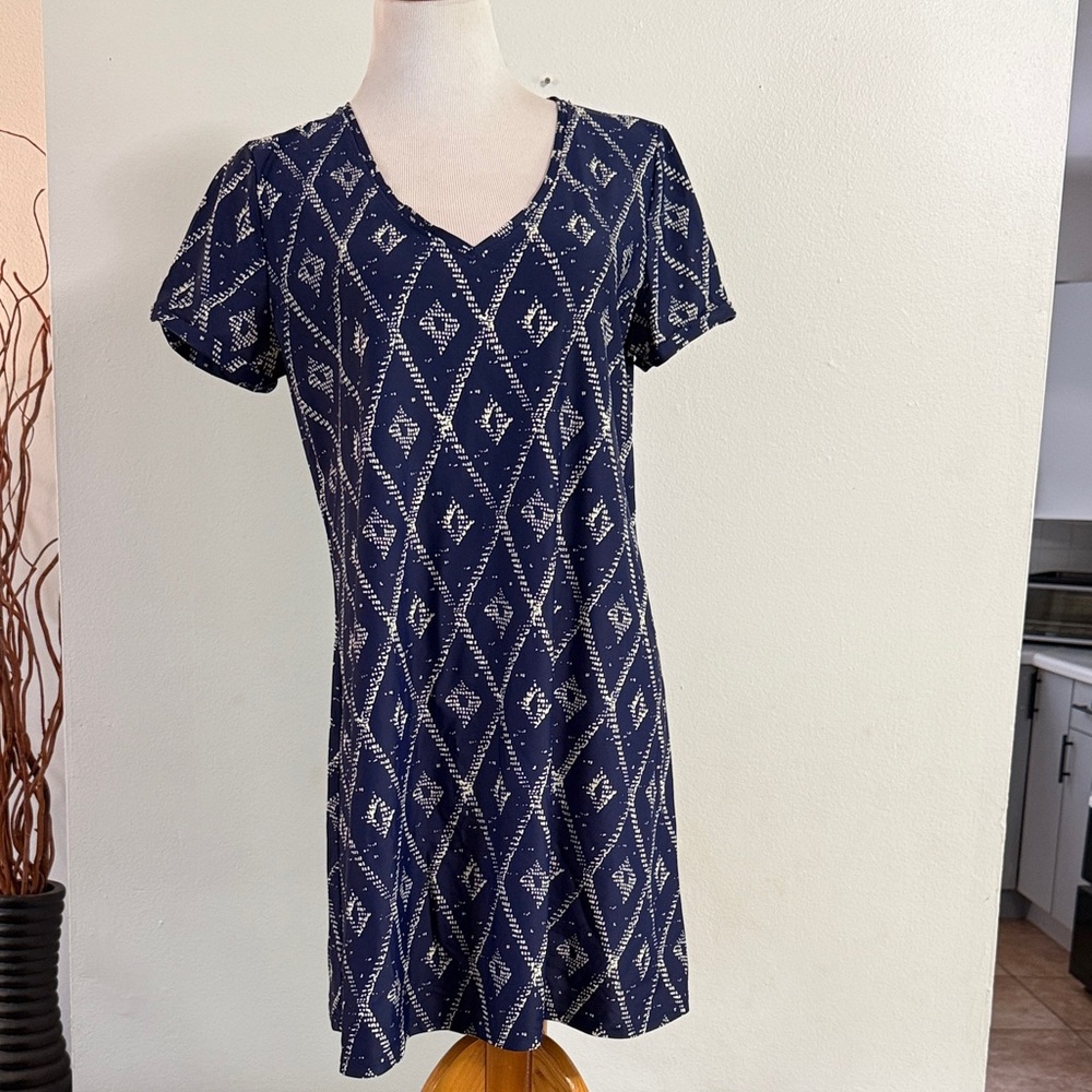 Aryeh Navy and White Geometric Short Sleeve Top